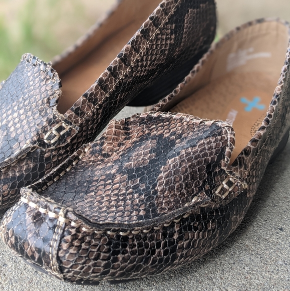 Baretraps Posture Plus+ "Ownah" brown/black leather snakeskin flats/loafers sz 7 - Picture 4 of 11